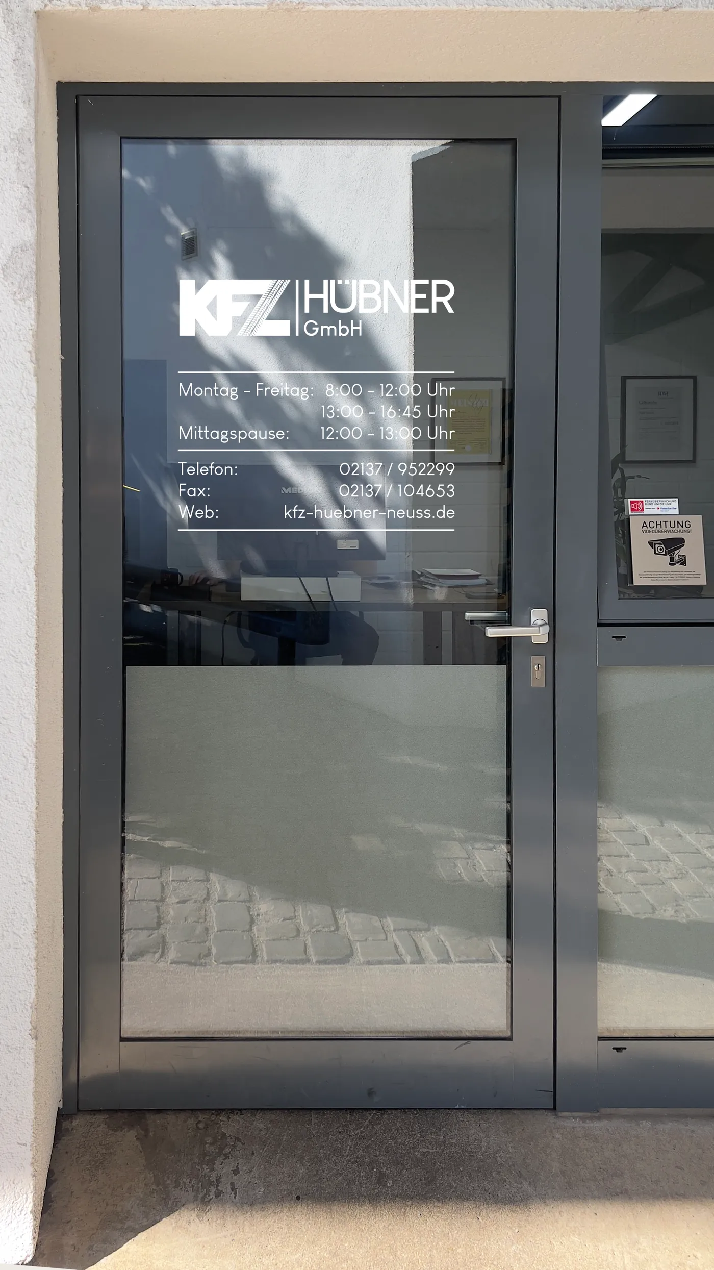 KFZ Hübner GmbH: Logo, Corporate Design, Print, Social Media